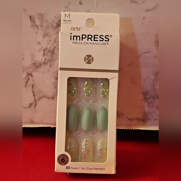 KISS imPRESS💅Medium Length Press-On Nails Manicure ‘Evergreen’, 30 Count - Picture 1 of 4